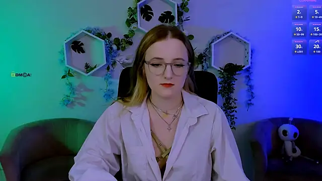 luna berryy online show from June 16, 7:26 pm