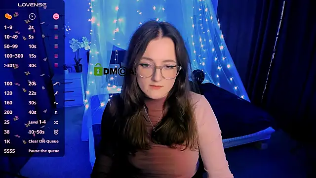 luna berryy online show from October 28, 8:46 pm