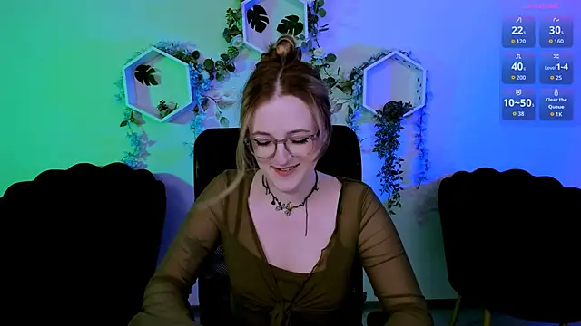 luna berryy online show from June 15, 2:34 am