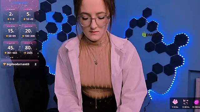 luna berryy online show from December 17, 9:19 pm