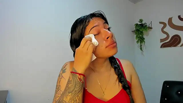 Caro kitty- online show from December 15, 1:05 pm