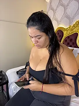 KendralHolson online show from July 10, 4:57 am