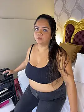 KendralHolson online show from June 27, 4:57 am