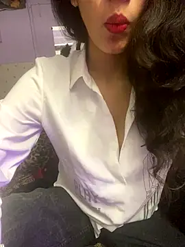 MaggieMasala online show from December 14, 2:06 am