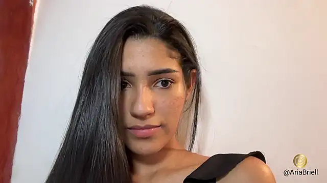 chiarabrielle00 online show from May 1, 1:31 am