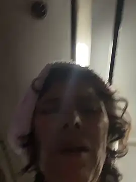 MireyaTorresGu online show from December 19, 1:10 am