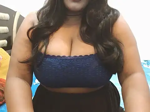 Snapshot of queen_cute chatting on October 24, 7:10 pm queen cute online show from October 24, 7:10 pm