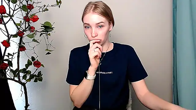 Queen ofLove online show from March 17, 11:47 am