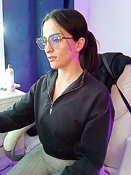 Snapshot of mariaan_m_ chatting on October 14, 10:45 pm mariaan m online show from October 14, 10:45 pm