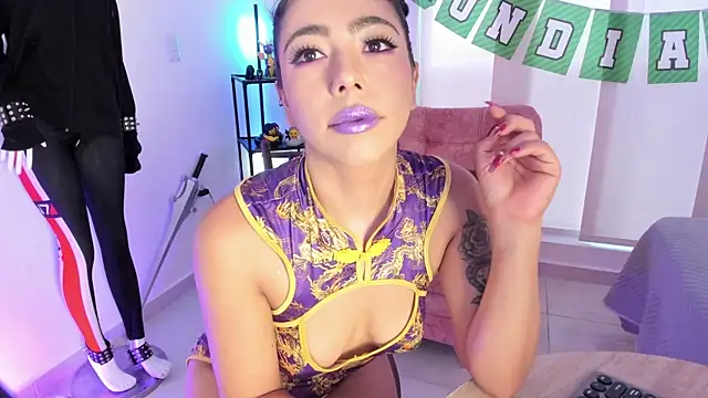 AndreaVelasco online show from June 14, 4:51 pm