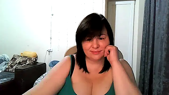 EmiliaLooo online show from November 27, 6:16 am