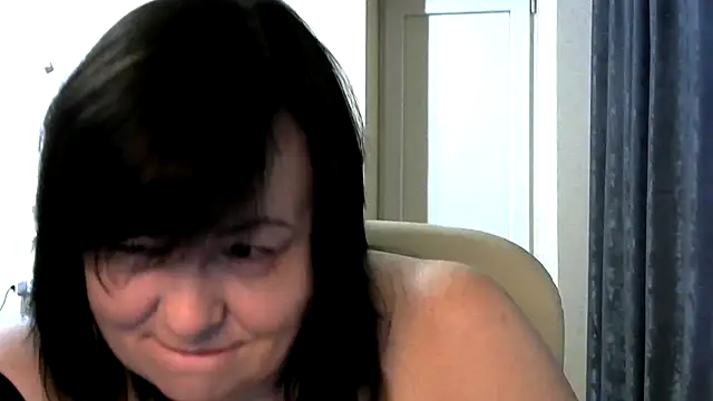 EmiliaLooo online show from October 27, 5:03 am