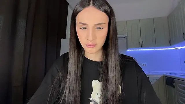 Kim Oberlin  online show from February 28, 1:10 pm