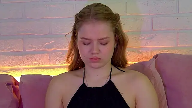 SelinSwarovski online show from November 17, 9:04 pm