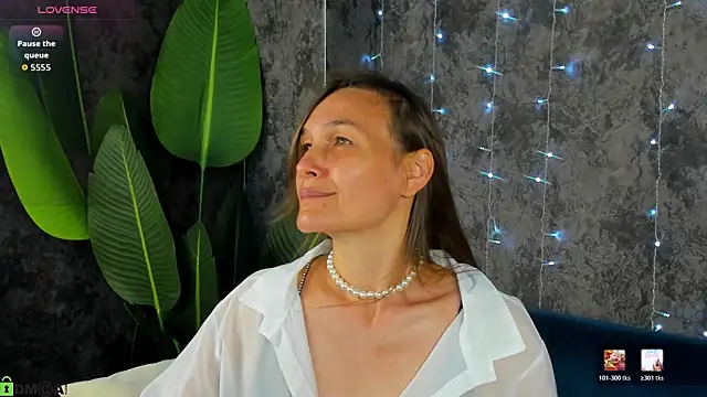 Lillian White online show from July 19, 1:08 am