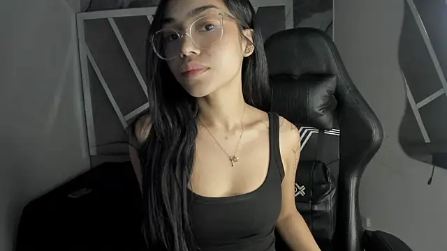 Mia petite01 online show from July 23, 9:01 pm