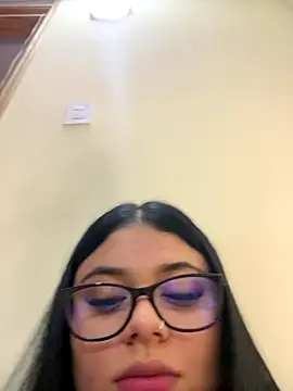 alissonfernandez  online show from October 22, 3:39 pm