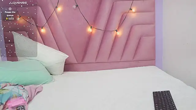 hornybarelylegalgirl online show from June 19, 12:08 pm