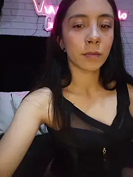 -Lola Bunny online show from December 15, 10:59 pm