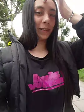 -Lola Bunny online show from November 27, 7:39 pm