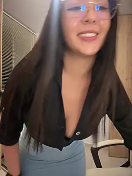 licky lu online show from May 2, 1:20 am
