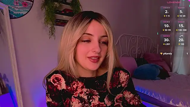 Snapshot of Katty_Lights chatting on October 10, 11:26 am Katty Lights online show from October 10, 11:26 am