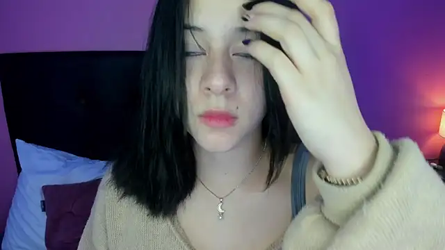 Snapshot of agnes_213 chatting on September 10, 12:16 pm agnes 213 online show from September 10, 12:16 pm