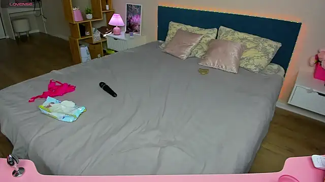 BritneyLix online show from July 29, 11:49 pm