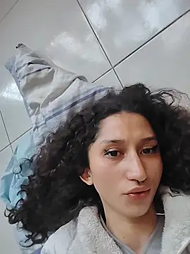 Queenjenn   online show from April 26, 11:41 am