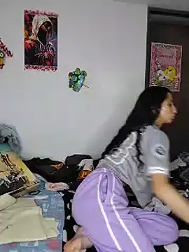 Queenjenn   online show from May 29, 7:45 pm