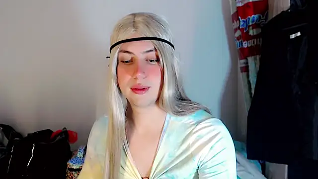 Snapshot of Oxana-Novikov chatting on October 5, 7:41 pm Oxana-Novikov online show from October 5, 7:41 pm