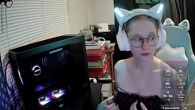 LilyFoxxx online show from July 20, 5:10 am