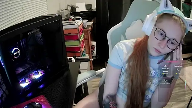 LilyFoxxx online show from July 22, 5:08 am