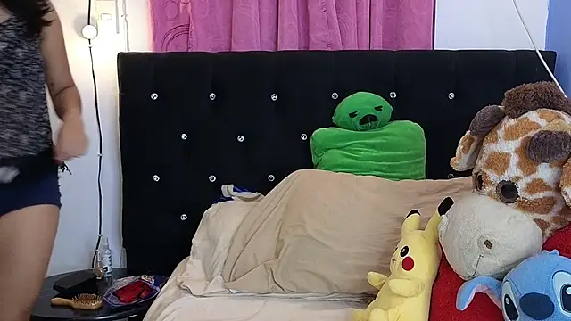 Sweet xuee18 online show from August 4, 7:31 pm