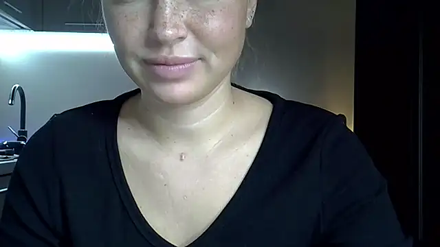 Lucky Anna online show from February 10, 9:40 pm