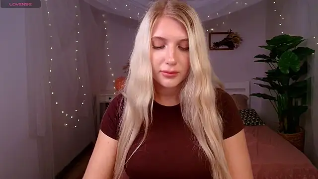 Evacadooo online show from August 4, 2:28 am
