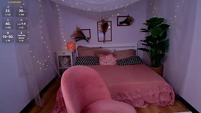 Evacadooo online show from August 2, 2:47 am