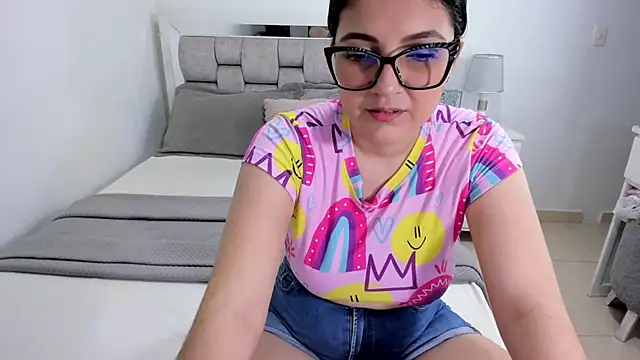 Camilaa bueno online show from August 8, 12:51 am