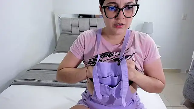 Camilaa bueno online show from July 23, 1:40 am