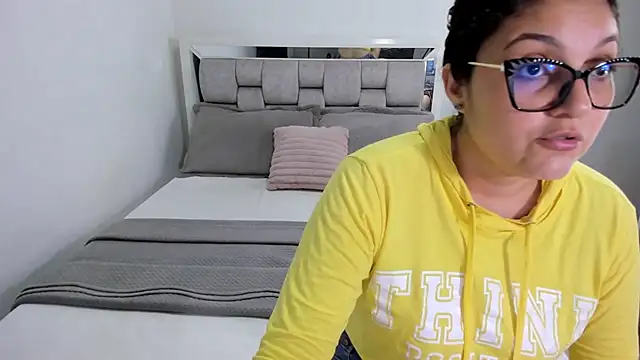 Camilaa bueno online show from July 28, 1:03 am