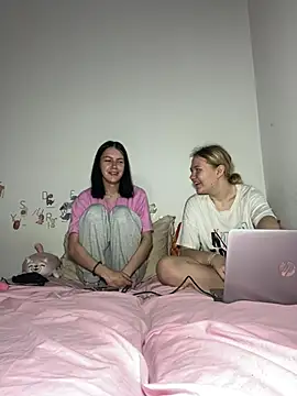 ella grays online show from April 28, 7:07 pm