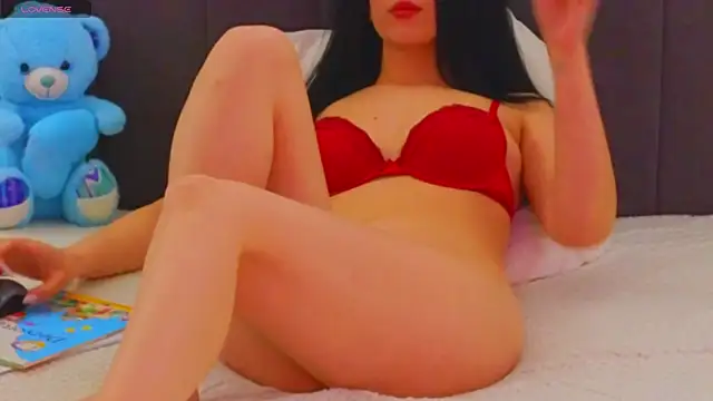LauraMirage online show from February 6, 9:12 am