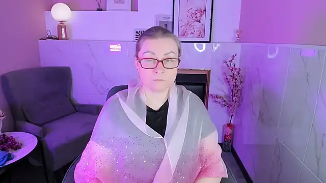 AlexandraKind online show from March 5, 8:59 pm