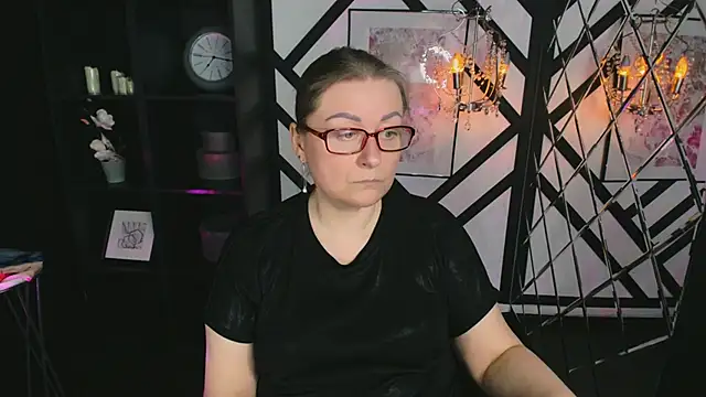 AlexandraKind online show from March 7, 1:40 pm