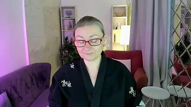 AlexandraKind online show from November 11, 8:39 pm