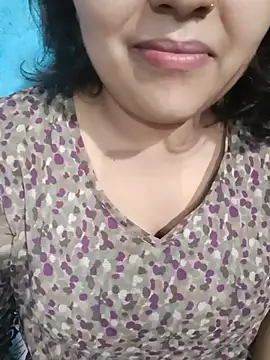 Love-Veronica online show from August 4, 7:31 pm