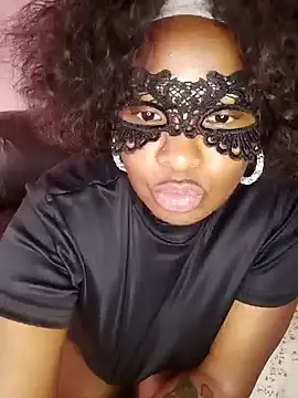 Snapshot of Sexycurvesbi chatting on September 22, 10:24 am Sexycurvesbi online show from September 22, 10:24 am