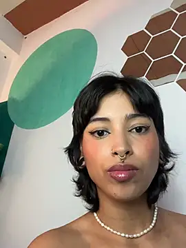 LollaByer online show from February 16, 9:03 pm