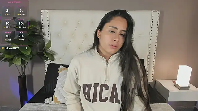 Julia Martinez  online show from July 20, 11:45 am