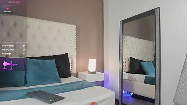 Julia Martinez  online show from July 28, 12:48 pm